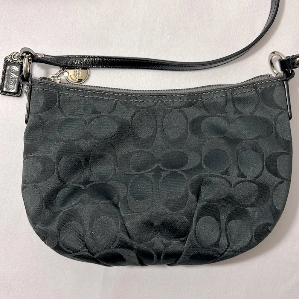 Coach Black Signature Jacquard Swing Pack